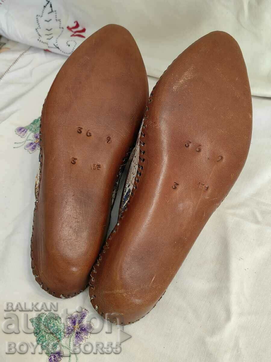 Antique Vintage Arabic Leather Slippers from 1001 Nights with price 65.00 BGN | € 33.23 Antique Vintage Arabic Leather Slippers from 1001 Nights with price 65.00 BGN | € 33.23