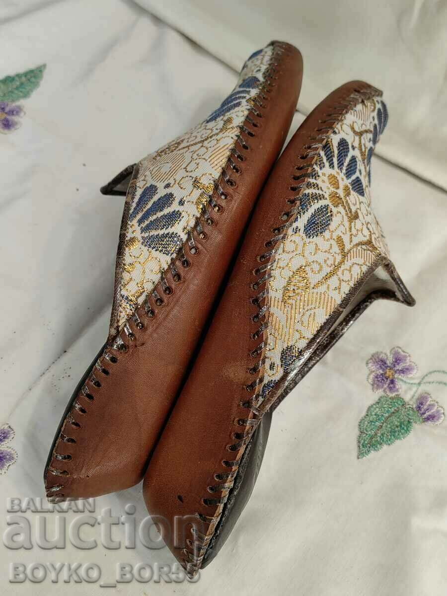 Auction Antique Vintage Arabic Leather Slippers from 1001 Nights Auction Antique Vintage Arabic Leather Slippers from 1001 Nights
