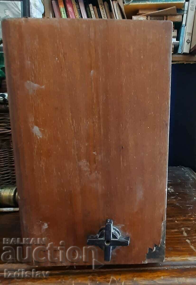 Radio Marek 465, Voroshilov plant, Sofia 51 with price 40.00 BGN | € 20.45 Radio Marek 465, Voroshilov plant, Sofia 51 with price 40.00 BGN | € 20.45