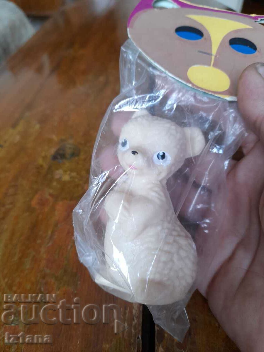 Delivery of Old toy Gummy Bear