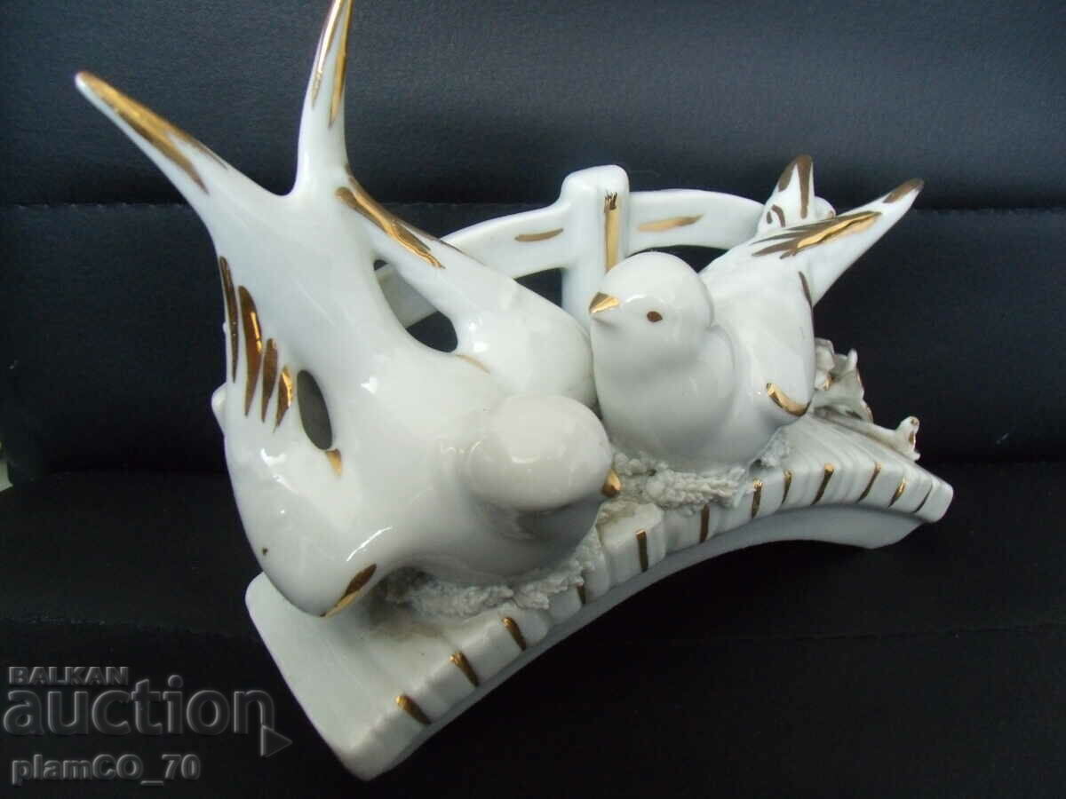 #*7659 παλιά πορσελάνινη φιγούρα - πουλιά - Capodimonte με τιμή 30.00 BGN | € 15.34 #*7659 παλιά πορσελάνινη φιγούρα - πουλιά - Capodimonte με τιμή 30.00 BGN | € 15.34