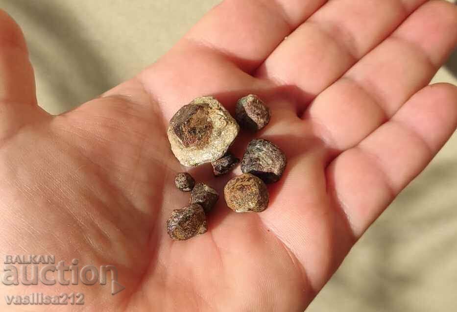 Granate, naturale cu preț € 1.10 | 2.15 BGN