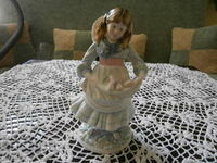 Porcelain figure COALPORT