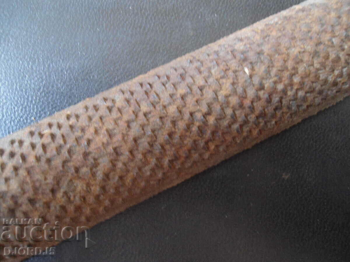 Стара дърводелска пила, полуобла с цена 4.00 лв. | € 2.05 Стара дърводелска пила, полуобла с цена 4.00 лв. | € 2.05