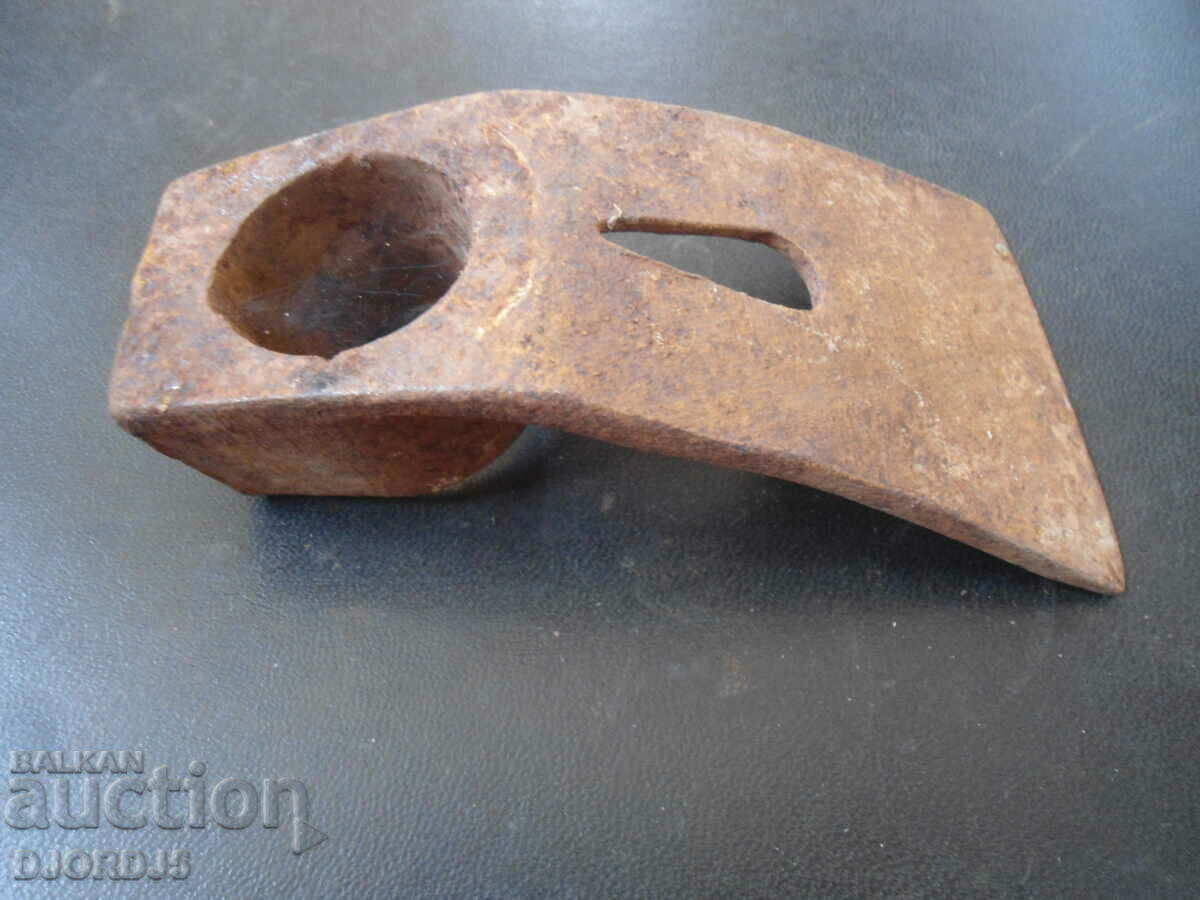 Auction  Old Tesla, marking