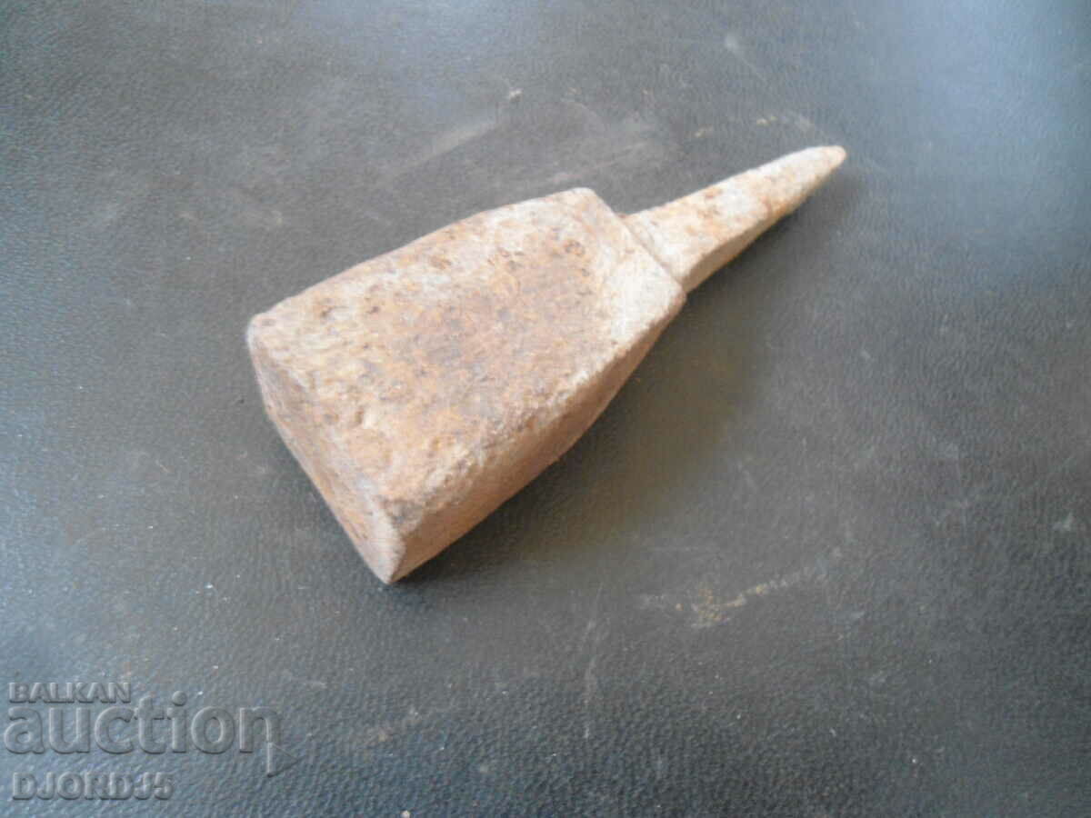 Auction Old little anvil Auction Old little anvil