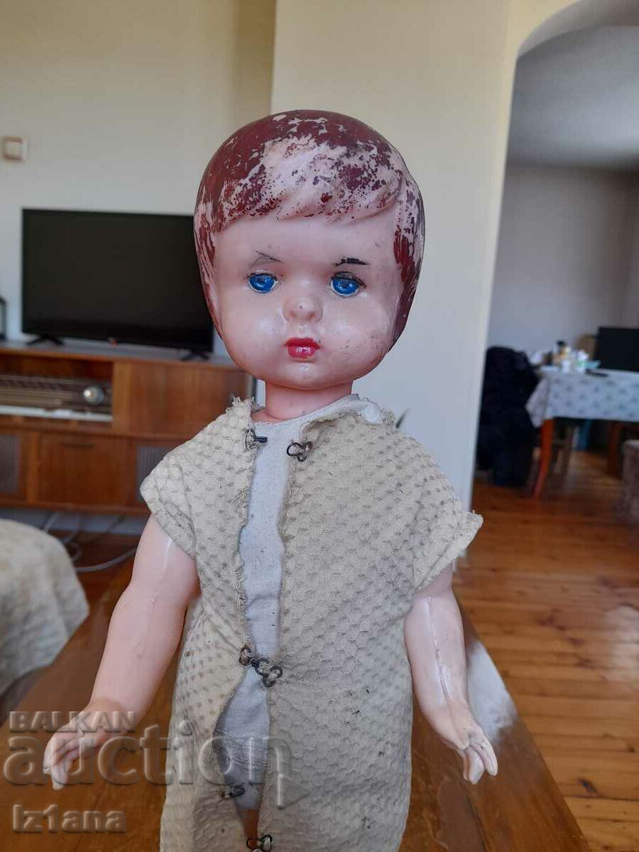 Păpușă veche cu preț 27.00 BGN | € 13.80
