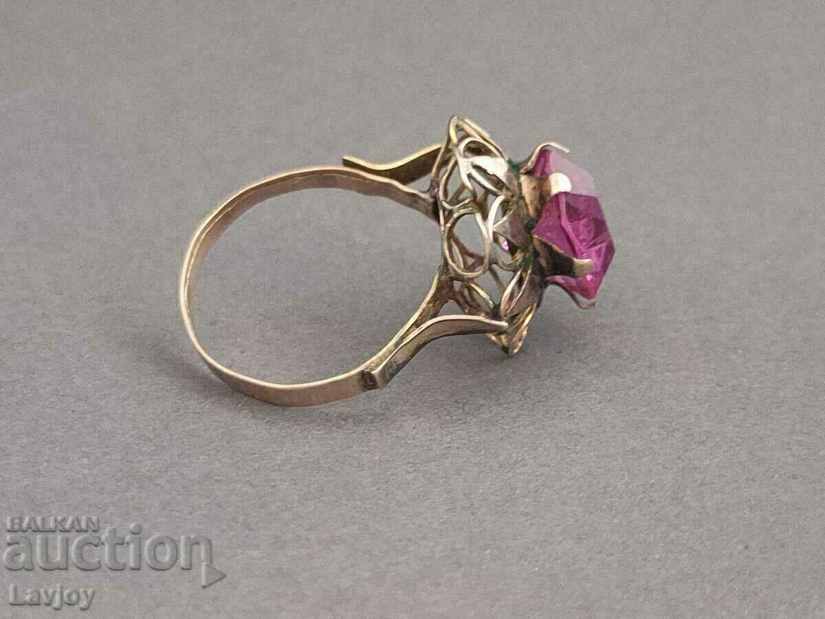 Gold vintage ring with pink topaz - 5