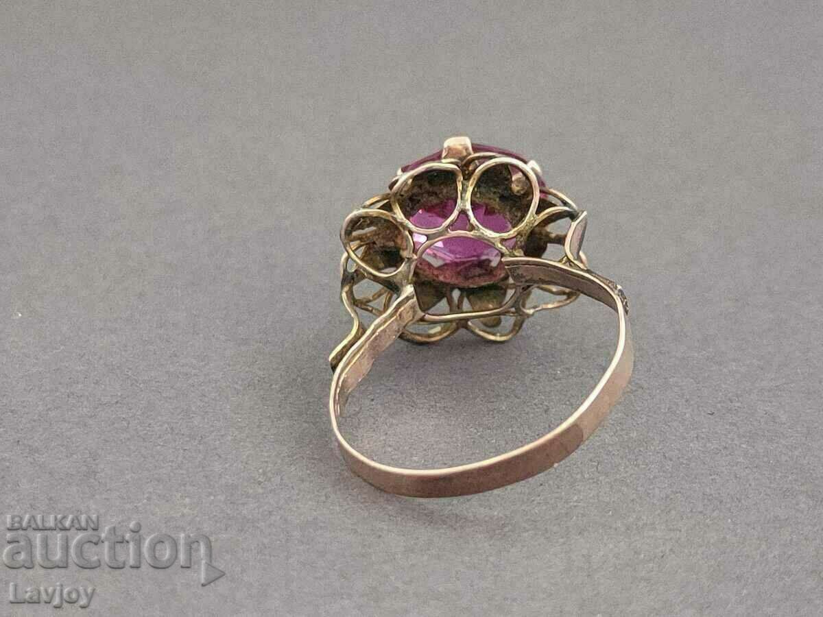 Gold vintage ring with pink topaz - 6