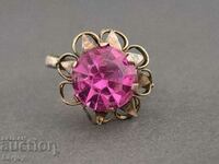 Gold vintage ring with pink topaz