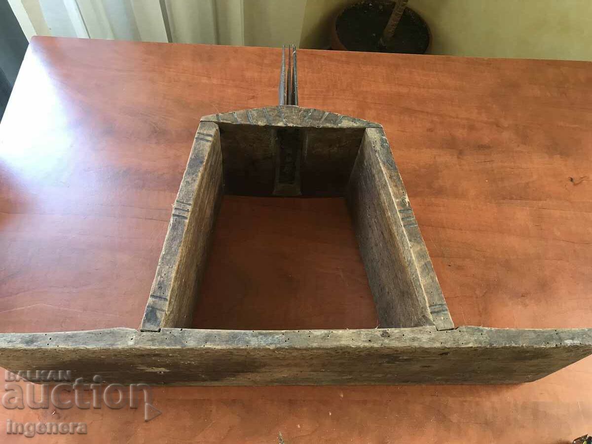 Auction DARAC WOOL PICKER ANTIQUE WOOL PICKER Auction DARAC WOOL PICKER ANTIQUE WOOL PICKER