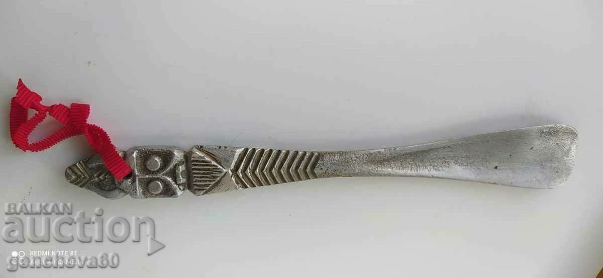 Very old aluminum shoe rack - 5