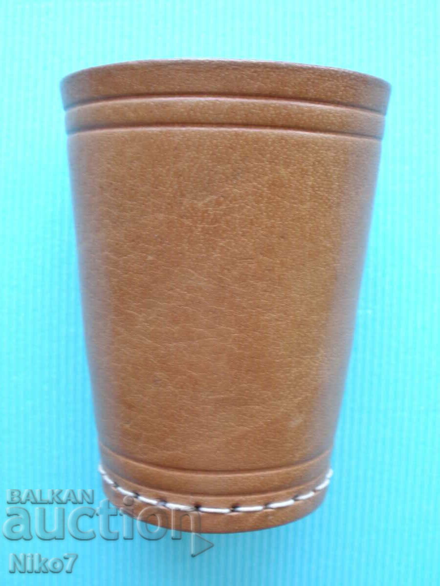 Leather cup for playing dice (barbut).