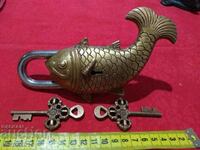 VINTAGE FISH Type Padlock Made of Brass - Working