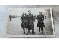 Photo Xanthi An officer and two young girls on a snowy day 1944