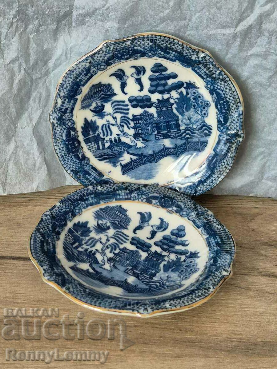 Licitație Mini farfurii chinezești frumoase, 2 buc. Licitație Mini farfurii chinezești frumoase, 2 buc.