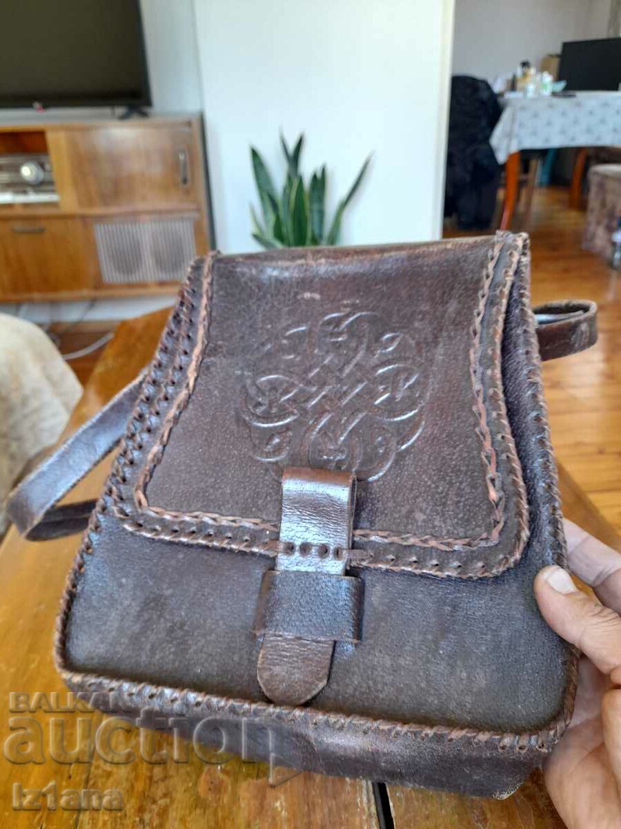 Old ladies leather bag