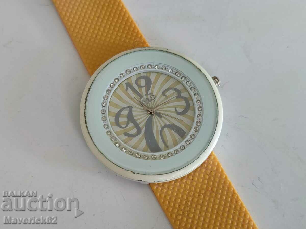 Quartz D&G watch with price 5.00 BGN | € 2.56 Quartz D&G watch with price 5.00 BGN | € 2.56