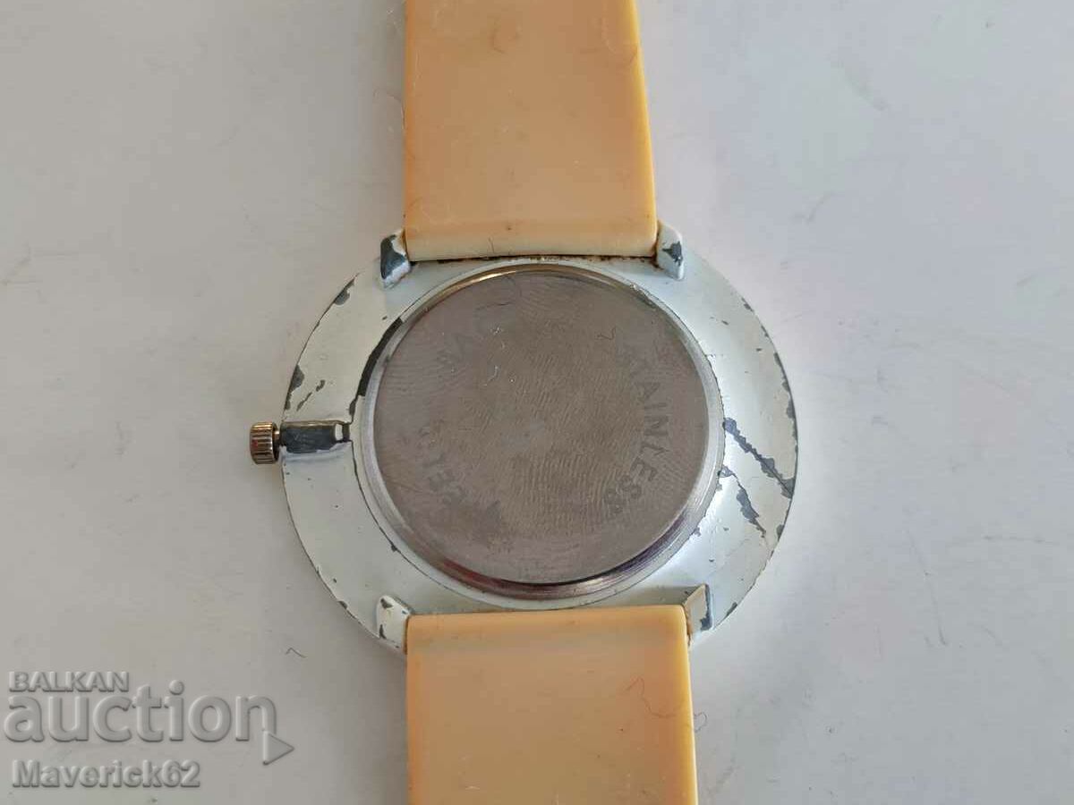 Delivery of Quartz D&G watch Delivery of Quartz D&G watch