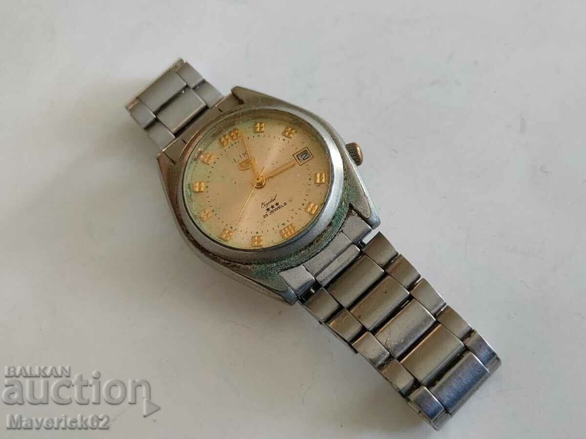 Παρακολουθήστε 1 χαλαζία με τιμή 5.00 BGN | € 2.56 Παρακολουθήστε 1 χαλαζία με τιμή 5.00 BGN | € 2.56