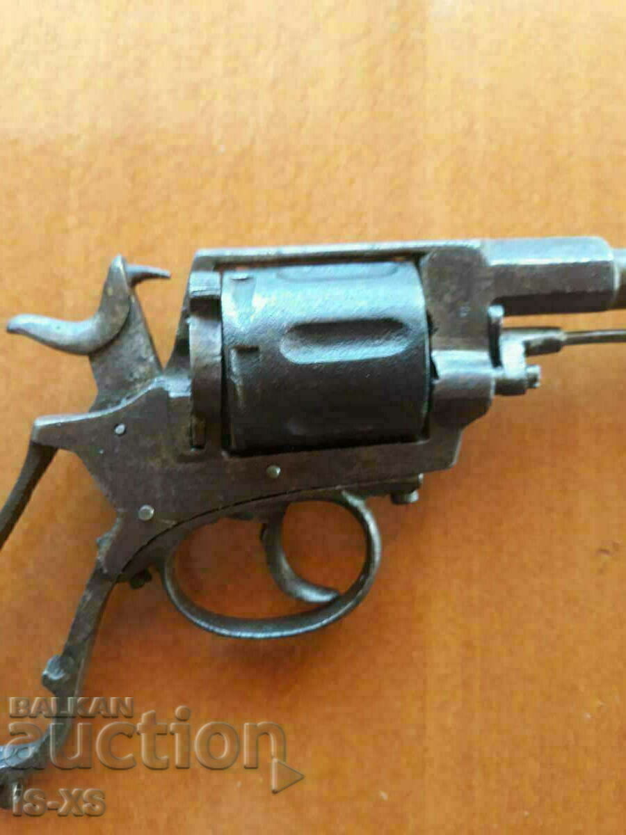 Revolver 19th century. - 5