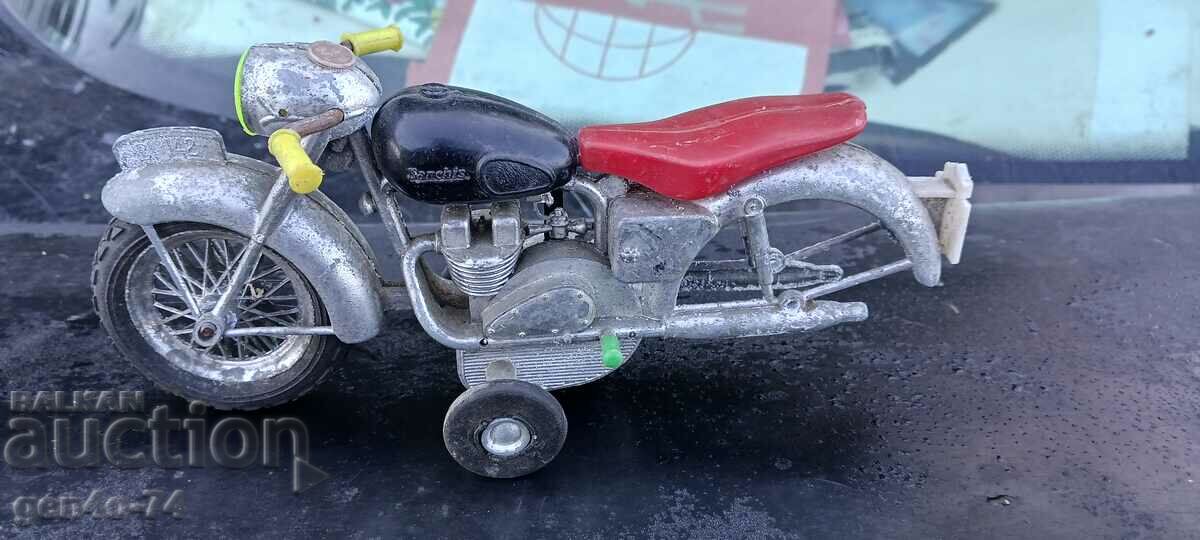 стара рядка испанска играчка с цена 50.00 лв. | € 25.56 стара рядка испанска играчка с цена 50.00 лв. | € 25.56