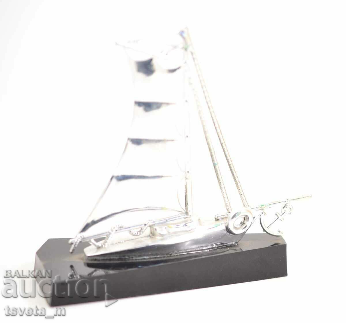 Suvenir de birou - Yacht miniatural cu vele URSS