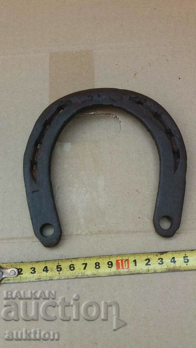 OLD SOLID HORSESHOE - 5 OLD SOLID HORSESHOE - 5