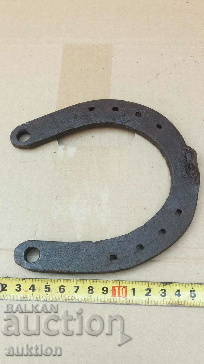 OLD SOLID HORSESHOE - 6 OLD SOLID HORSESHOE - 6