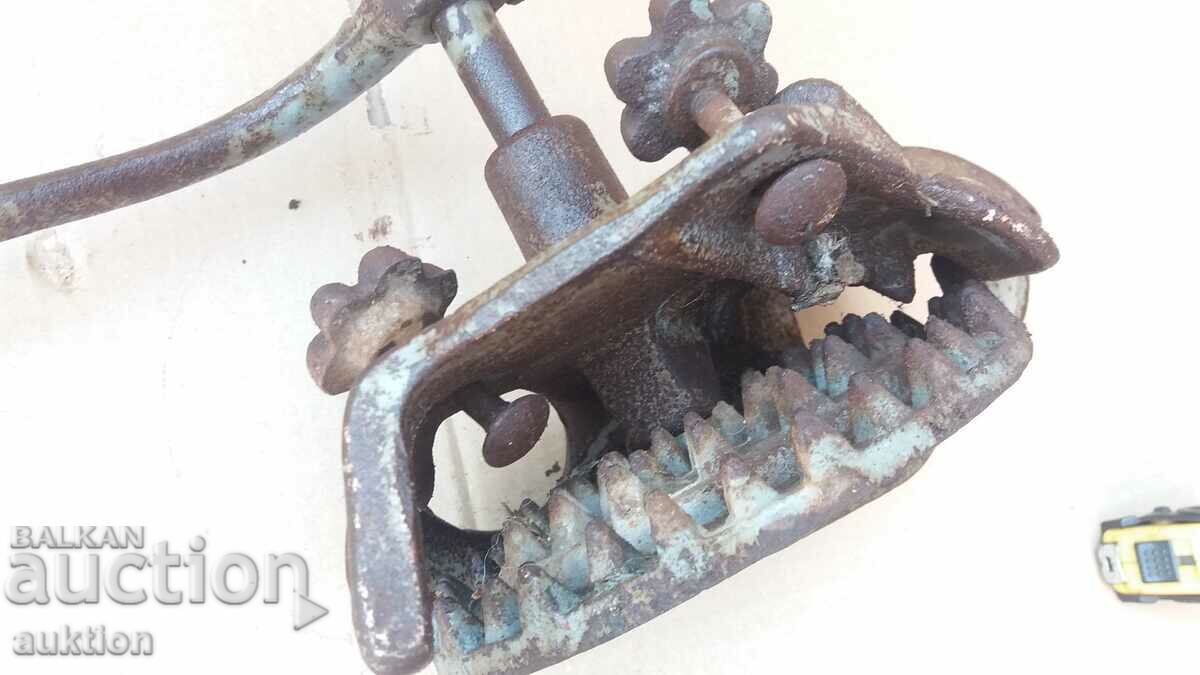 MAȘINĂ VECHE DE PORUMB MASSIV - 5