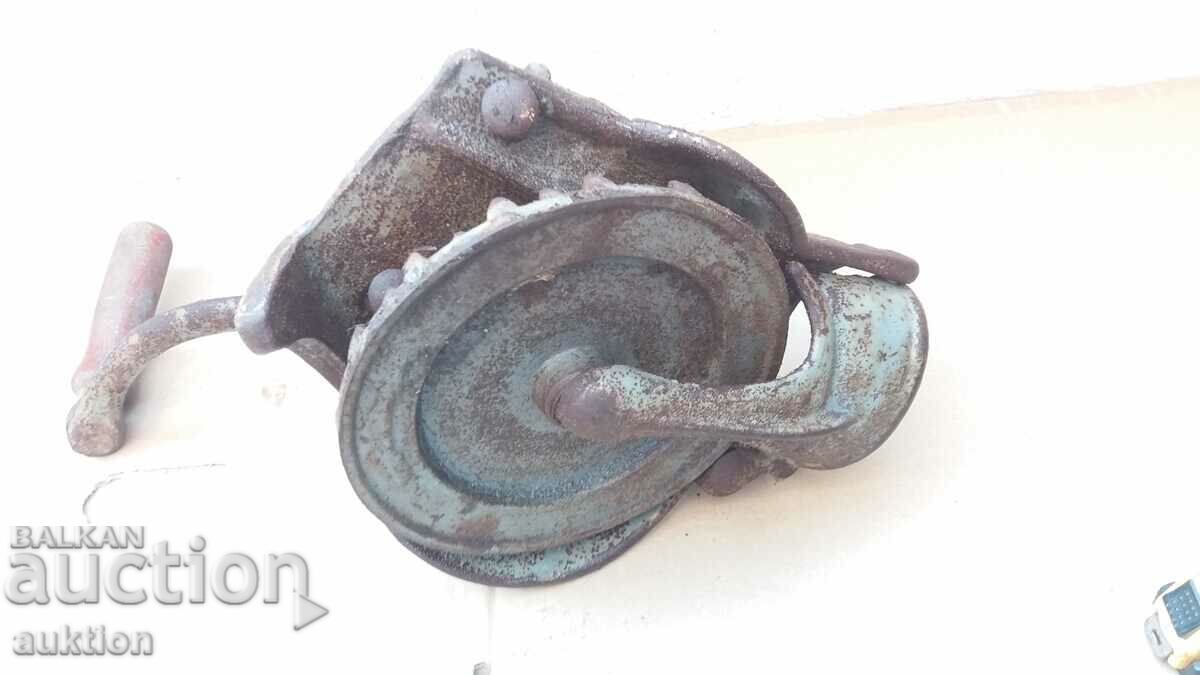 MAȘINĂ VECHE DE PORUMB MASSIV - 6