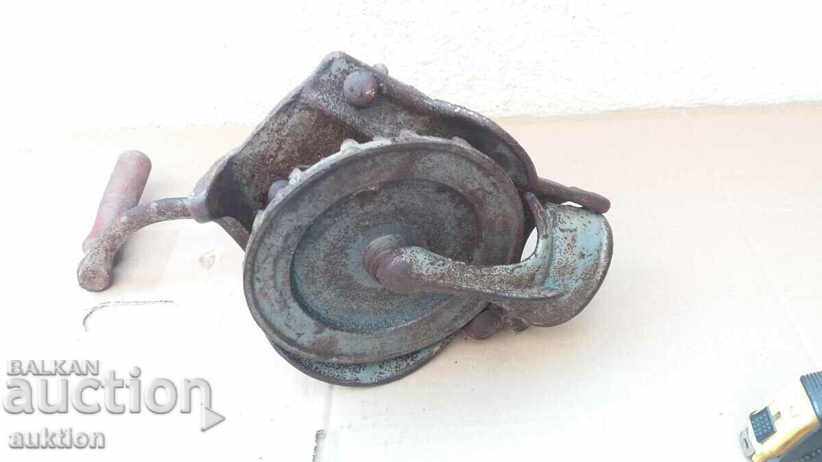 MAȘINĂ VECHE DE PORUMB MASSIV - 7