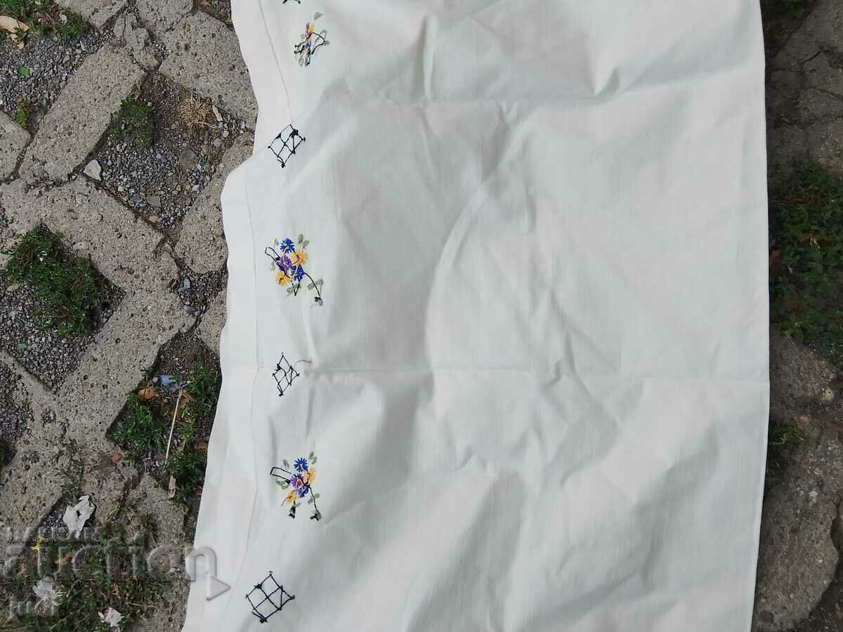 Fata de masa cu broderie noua - 5 Fata de masa cu broderie noua - 5