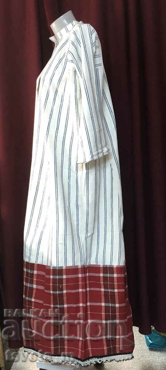 Δημοπρασία Μακρύ γυναικείο βαμβακερό πουκάμισο, λαϊκή φορεσιά - ξεκούμπωτο Δημοπρασία Μακρύ γυναικείο βαμβακερό πουκάμισο, λαϊκή φορεσιά - ξεκούμπωτο