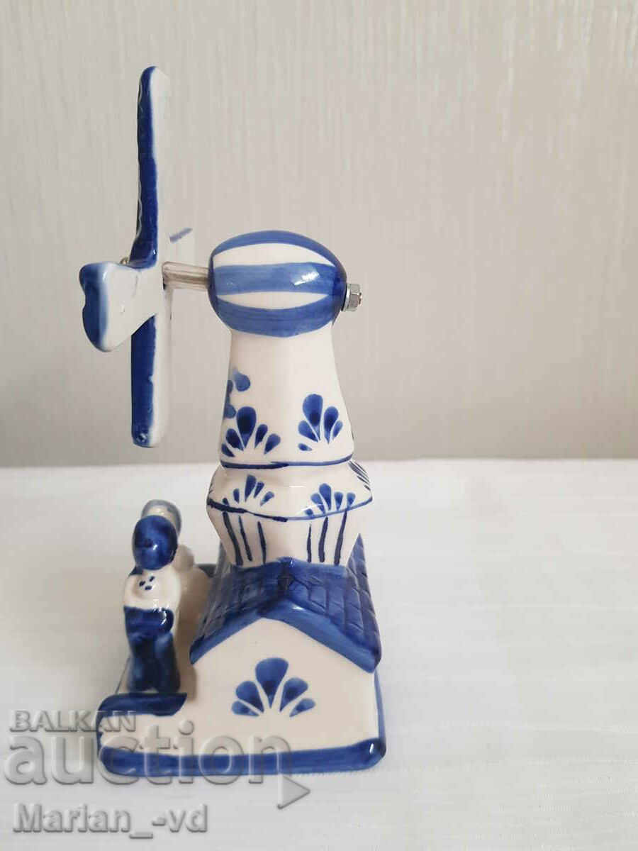 Auction Porcelain Small Windmill Netherlands-14cm Auction Porcelain Small Windmill Netherlands-14cm
