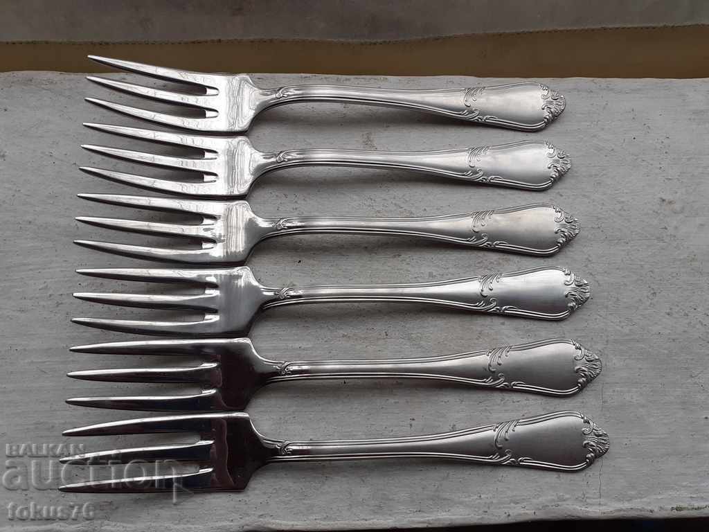 Ένα σετ επώνυμων πολυτελών πιρουνιών Guy Degrenne με επάργυρο με τιμή 89.00 BGN | € 45.50 Ένα σετ επώνυμων πολυτελών πιρουνιών Guy Degrenne με επάργυρο με τιμή 89.00 BGN | € 45.50