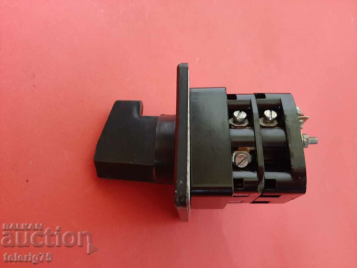 Switch Package Key PGP-10-20, 10A, 380V with price 16.00 BGN | € 8.18 Switch Package Key PGP-10-20, 10A, 380V with price 16.00 BGN | € 8.18