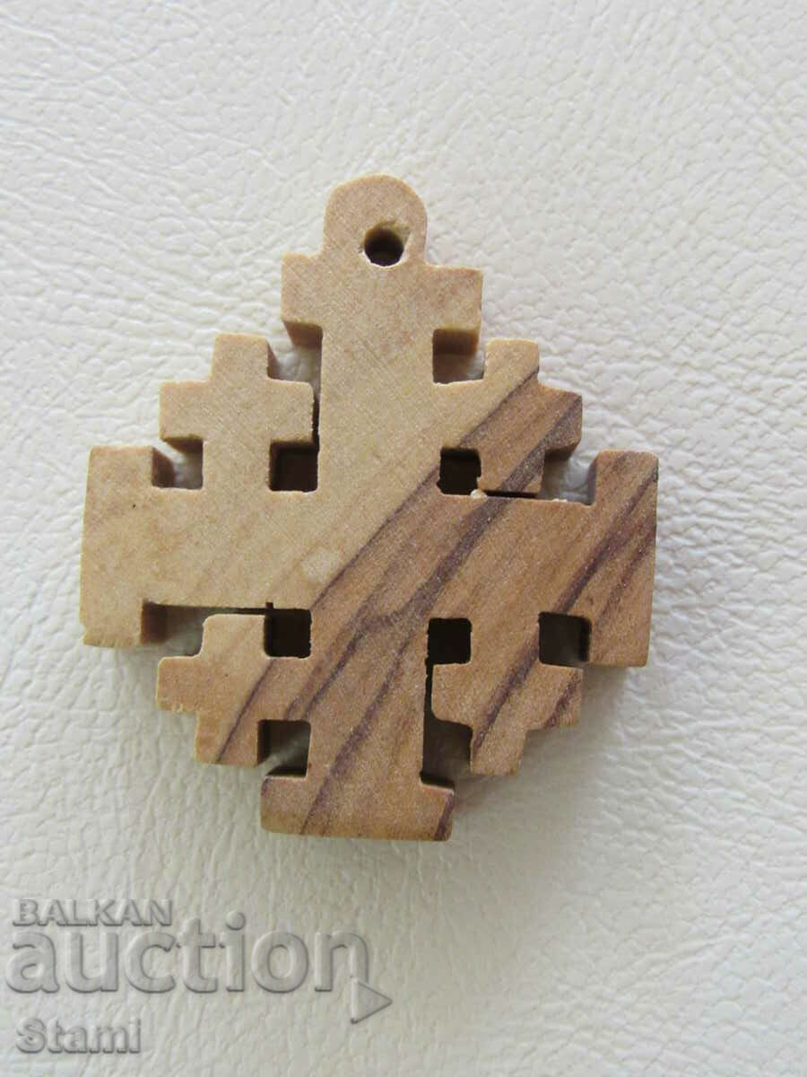 Delivery of A wooden cross made of olive from Jerusalem, consecrated at the Holy Sepulcher-2 Delivery of A wooden cross made of olive from Jerusalem, consecrated at the Holy Sepulcher-2