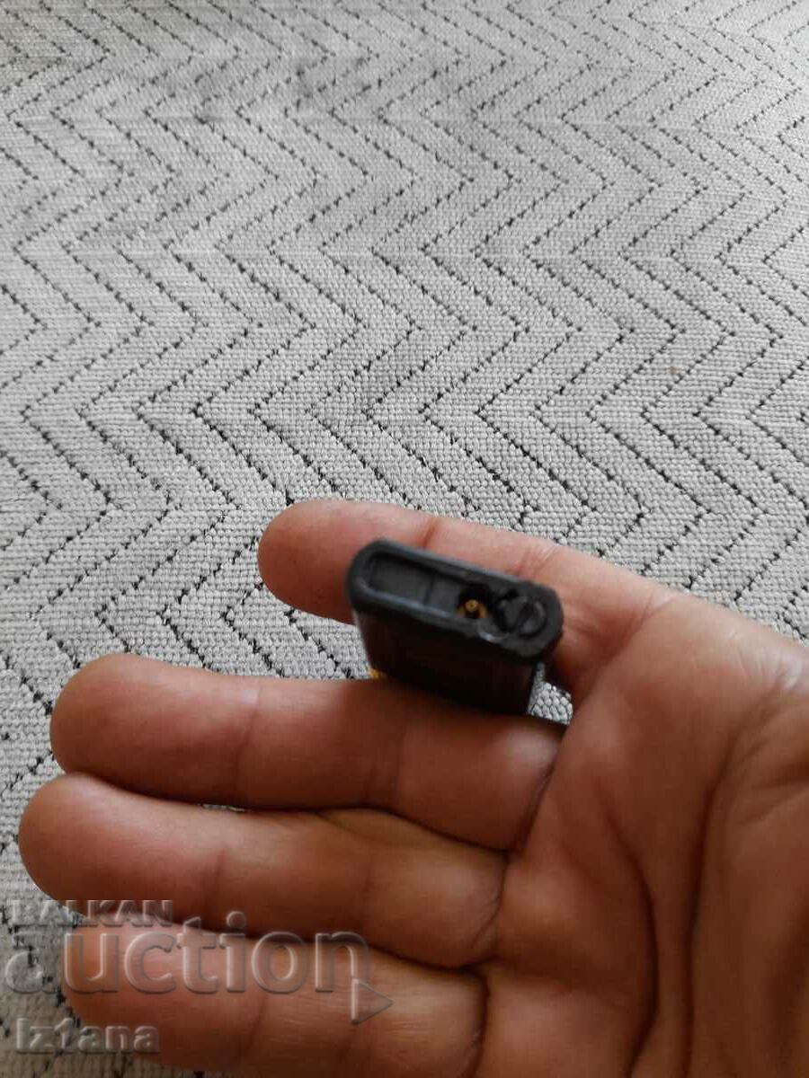 Old Rothmans lighter - 5 Old Rothmans lighter - 5