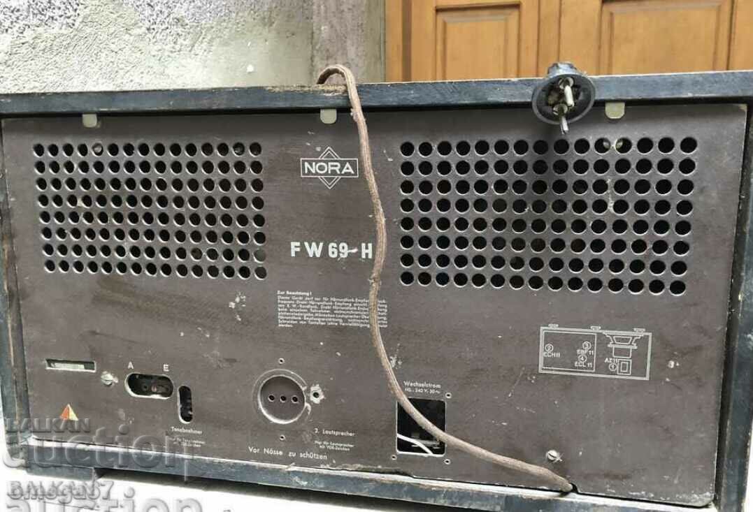 Livrarea Radio vechi NORA Berlin FW 69-H din 1940 Livrarea Radio vechi NORA Berlin FW 69-H din 1940
