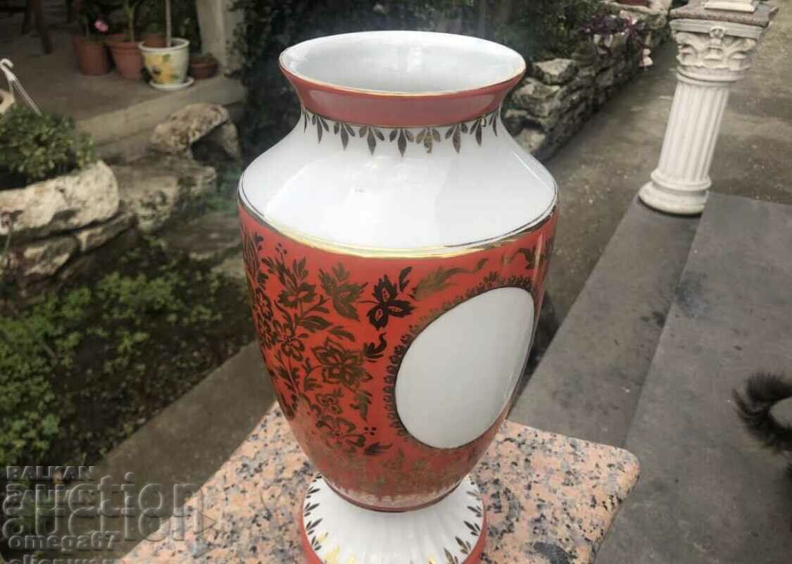 Auction Unique porcelain vase from 1967 Nikola Y. Vaptsarov!!! Auction Unique porcelain vase from 1967 Nikola Y. Vaptsarov!!!