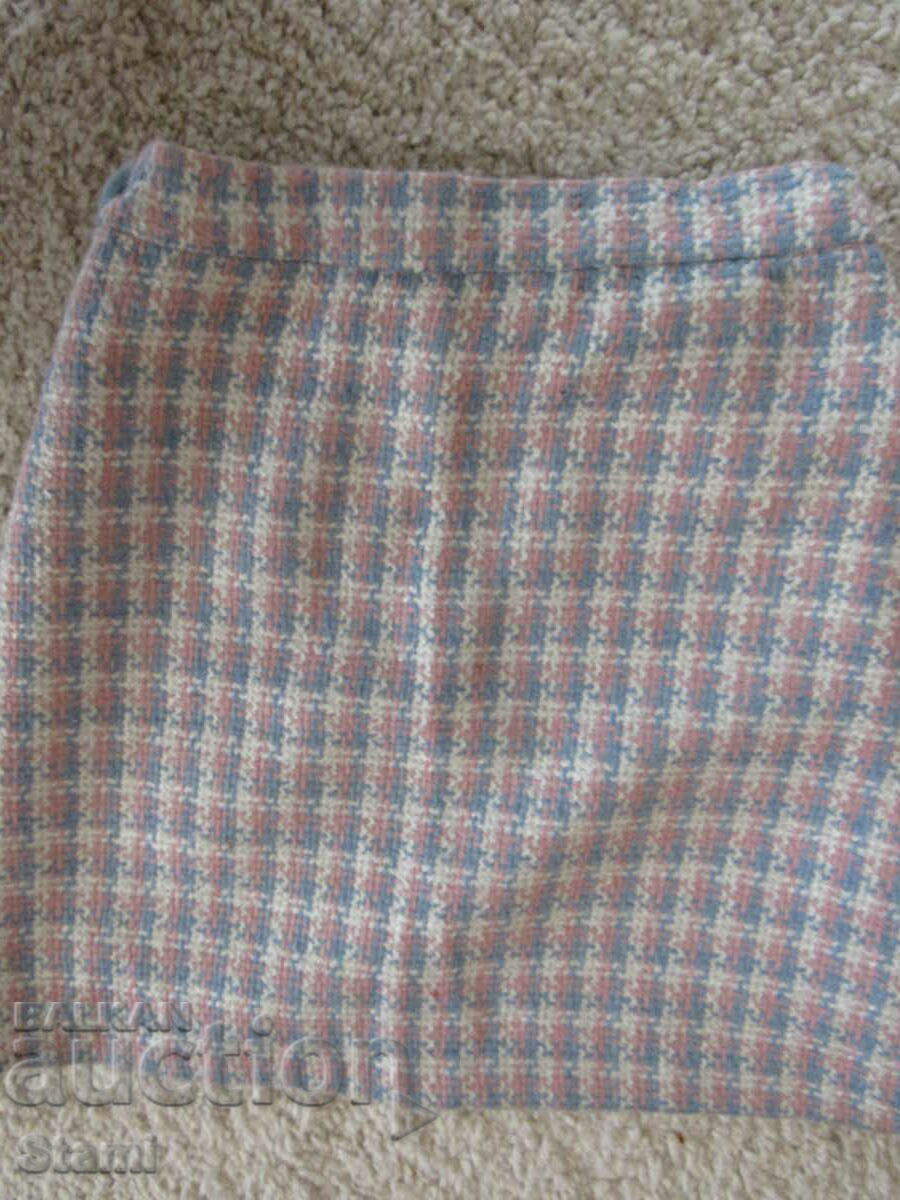 New suit skirt and jacket size 150 - 6 New suit skirt and jacket size 150 - 6