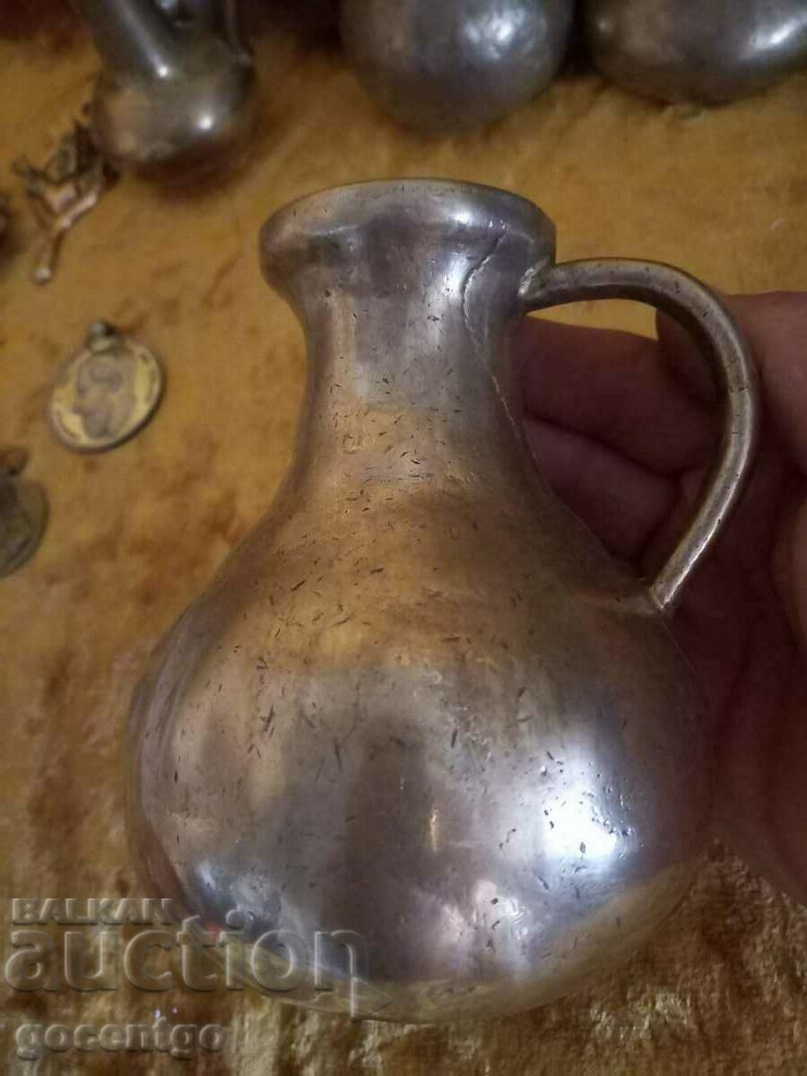 BRONZE massive old cast. JUG 1.6 KG.