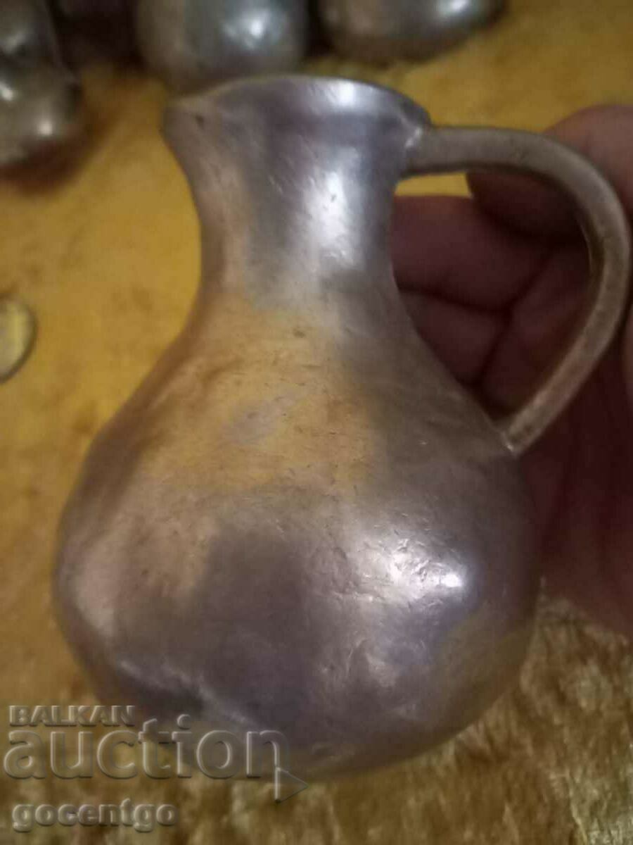 BRONZE massive old cast. JUG 1.3 KG.