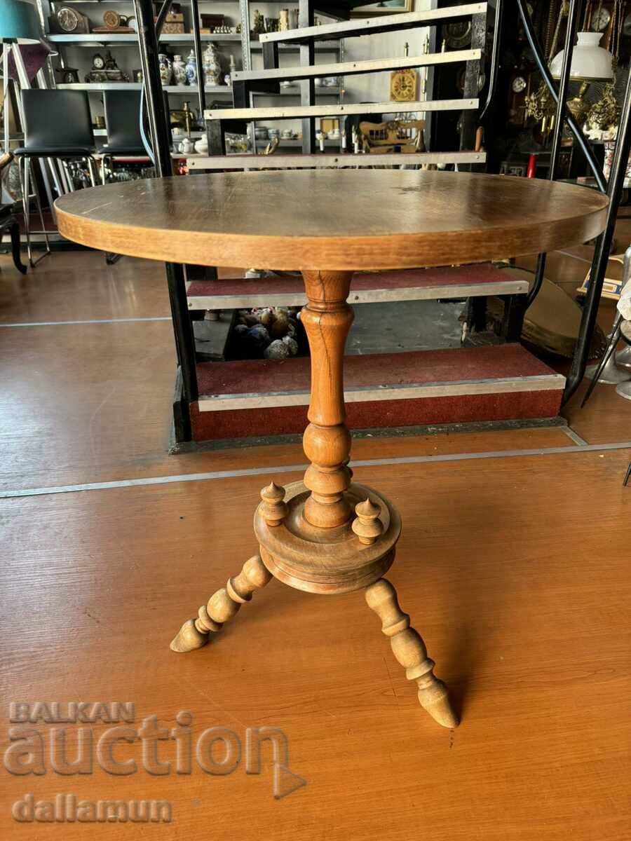 Παλιό ξύλινο τραπέζι 60/66 cm με τιμή 120.00 BGN | € 61.36 Παλιό ξύλινο τραπέζι 60/66 cm με τιμή 120.00 BGN | € 61.36