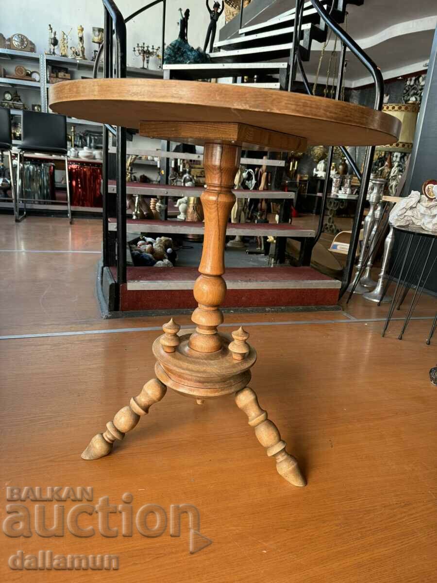 Δημοπρασία Παλιό ξύλινο τραπέζι 60/66 cm Δημοπρασία Παλιό ξύλινο τραπέζι 60/66 cm