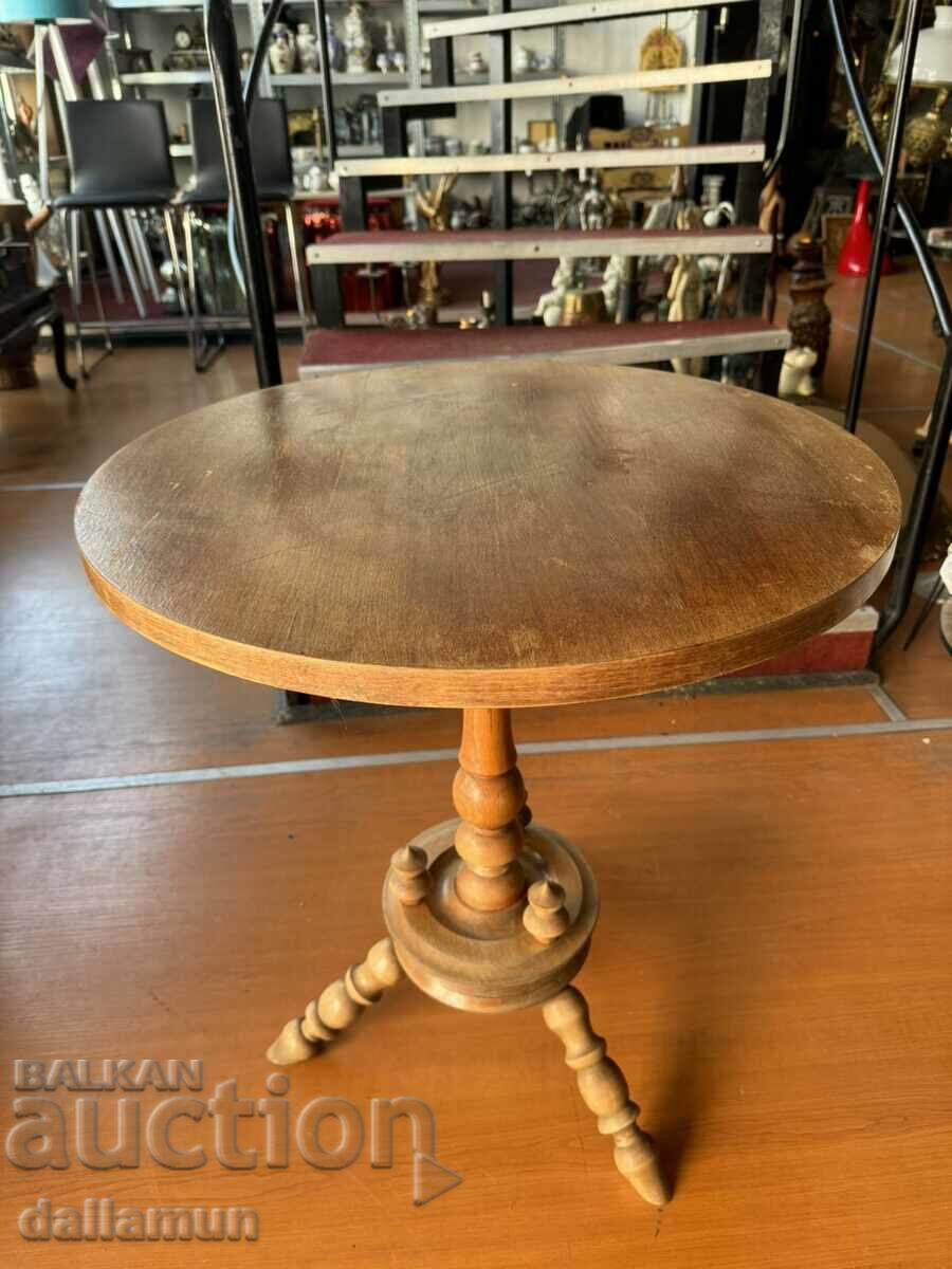 Old wooden table 60/66 cm