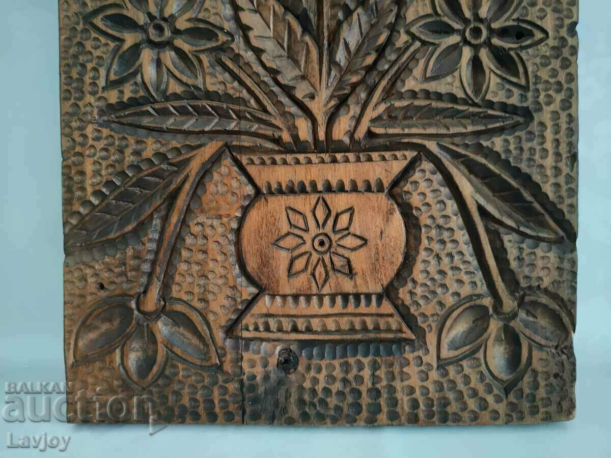 Wood carving flowers still life with price 30.00 BGN | € 15.34 Wood carving flowers still life with price 30.00 BGN | € 15.34