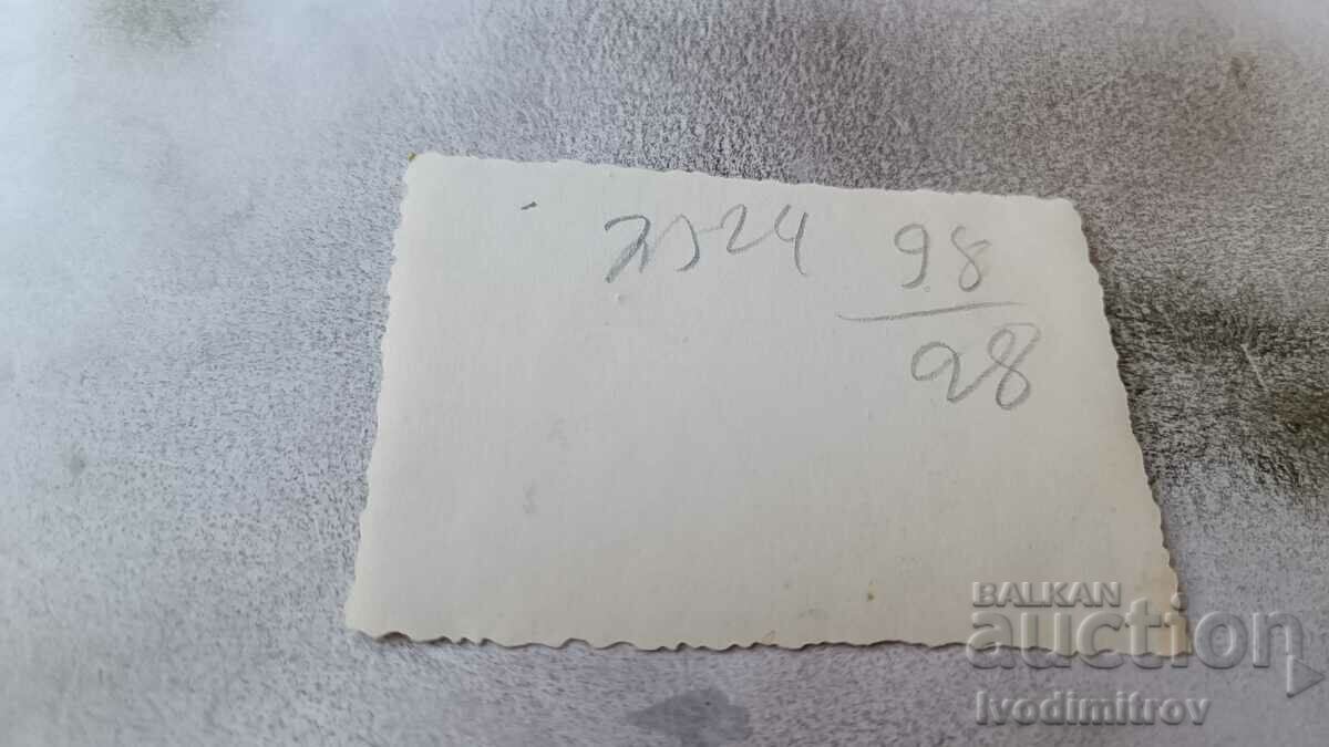 Φωτογραφία Μαθητές της Σοφίας Ε΄ τάξης στέκονται στην πλατεία με τιμή 2.45 BGN | € 1.25 Φωτογραφία Μαθητές της Σοφίας Ε΄ τάξης στέκονται στην πλατεία με τιμή 2.45 BGN | € 1.25