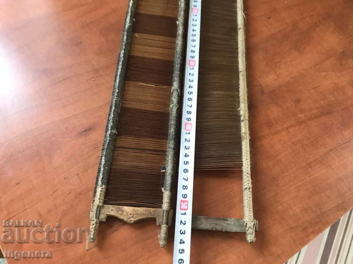 Auction BERDO BERDO loom WEAVING ETHNIC RABBIT 30'S COMB 2 PCS. Auction BERDO BERDO loom WEAVING ETHNIC RABBIT 30'S COMB 2 PCS.